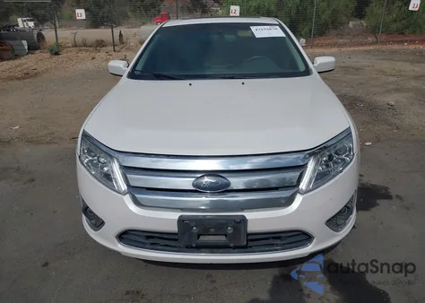 2010 Ford Fusion Hybrid z USA, uszkodzony, nr VIN 3FADP0L32AR199207